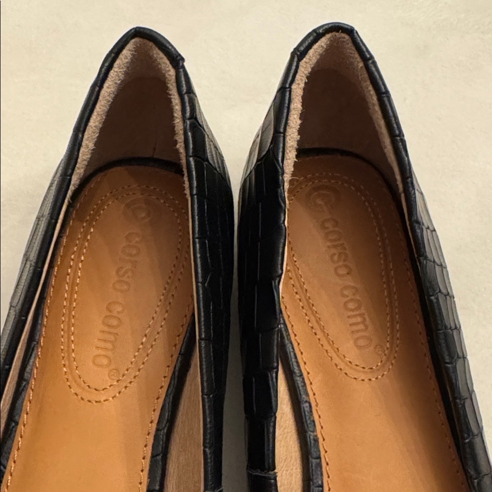 NWOT/B Corso Como Jullia Croc Embossed Black Flats, sz 7 - Picture 2 of 7